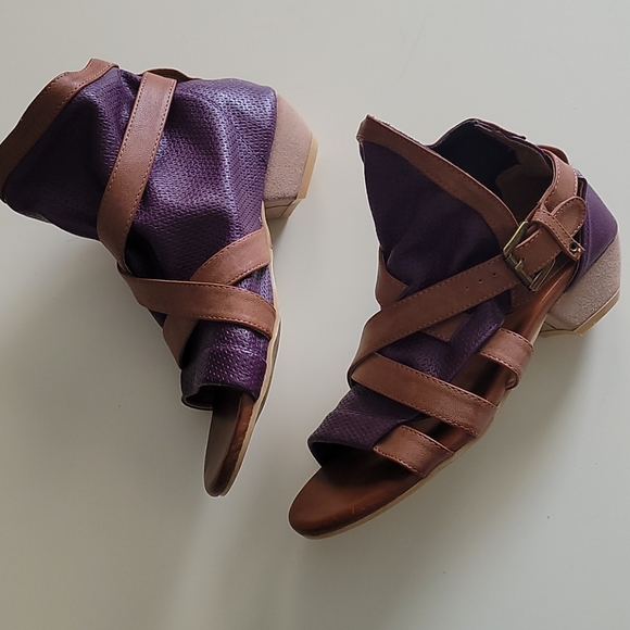 NWOT Serene Island Criss Cross Sandal Shoe - Picture 2 of 9